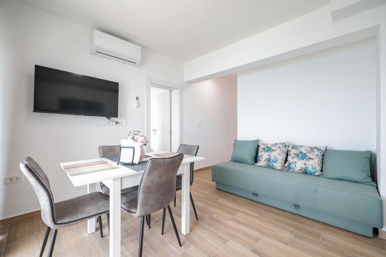 Beachfront Apartments Tic With Seaview Miletici Екстер'єр фото