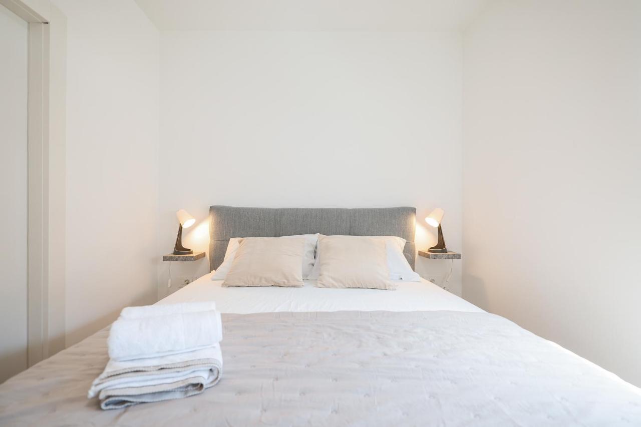 Beachfront Apartments Tic With Seaview Miletici Екстер'єр фото