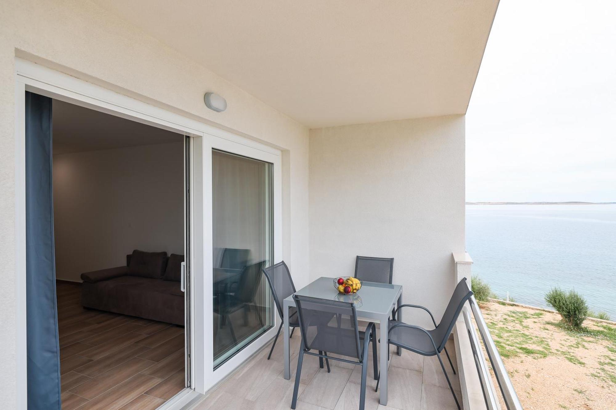 Beachfront Apartments Tic With Seaview Miletici Екстер'єр фото