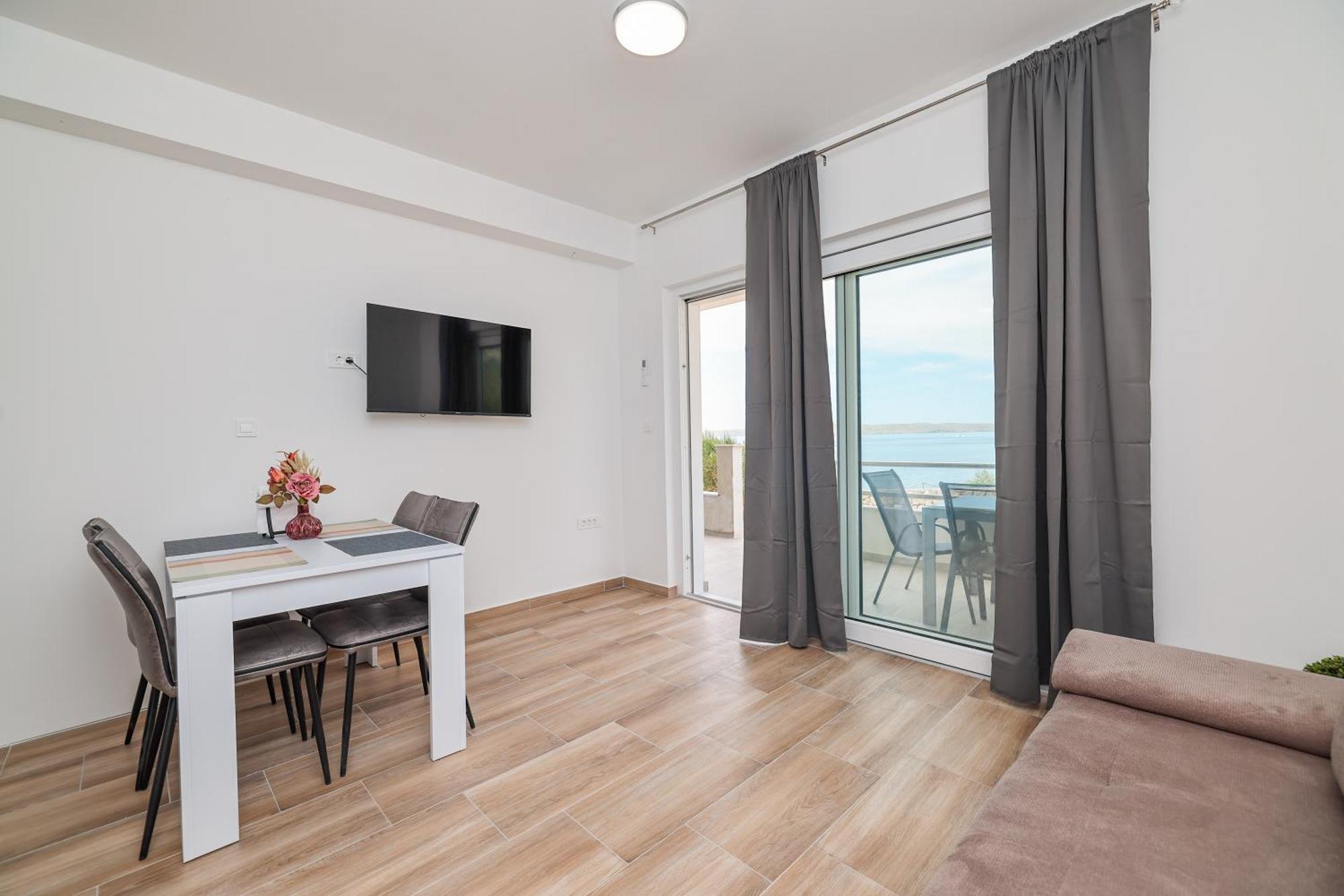 Beachfront Apartments Tic With Seaview Miletici Екстер'єр фото