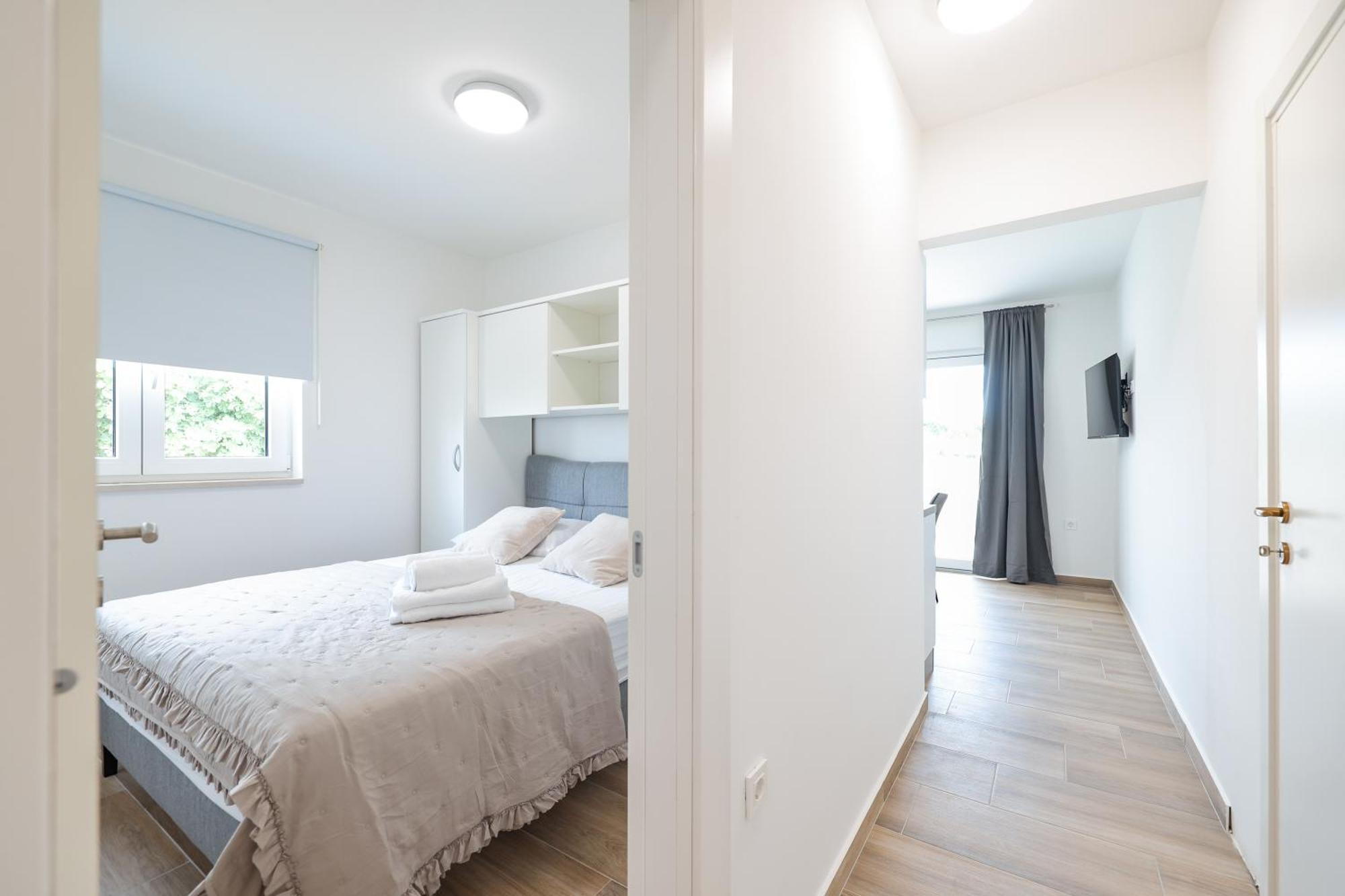 Beachfront Apartments Tic With Seaview Miletici Екстер'єр фото