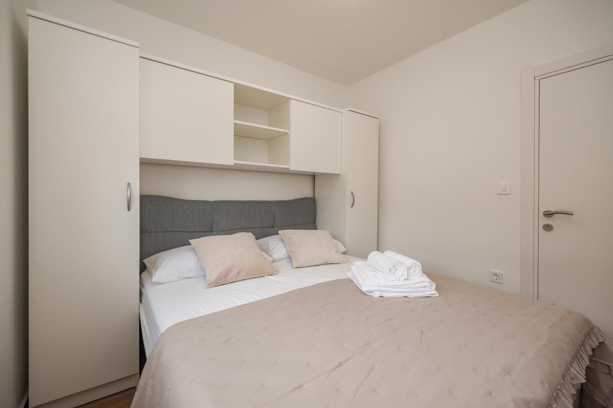Beachfront Apartments Tic With Seaview Miletici Екстер'єр фото