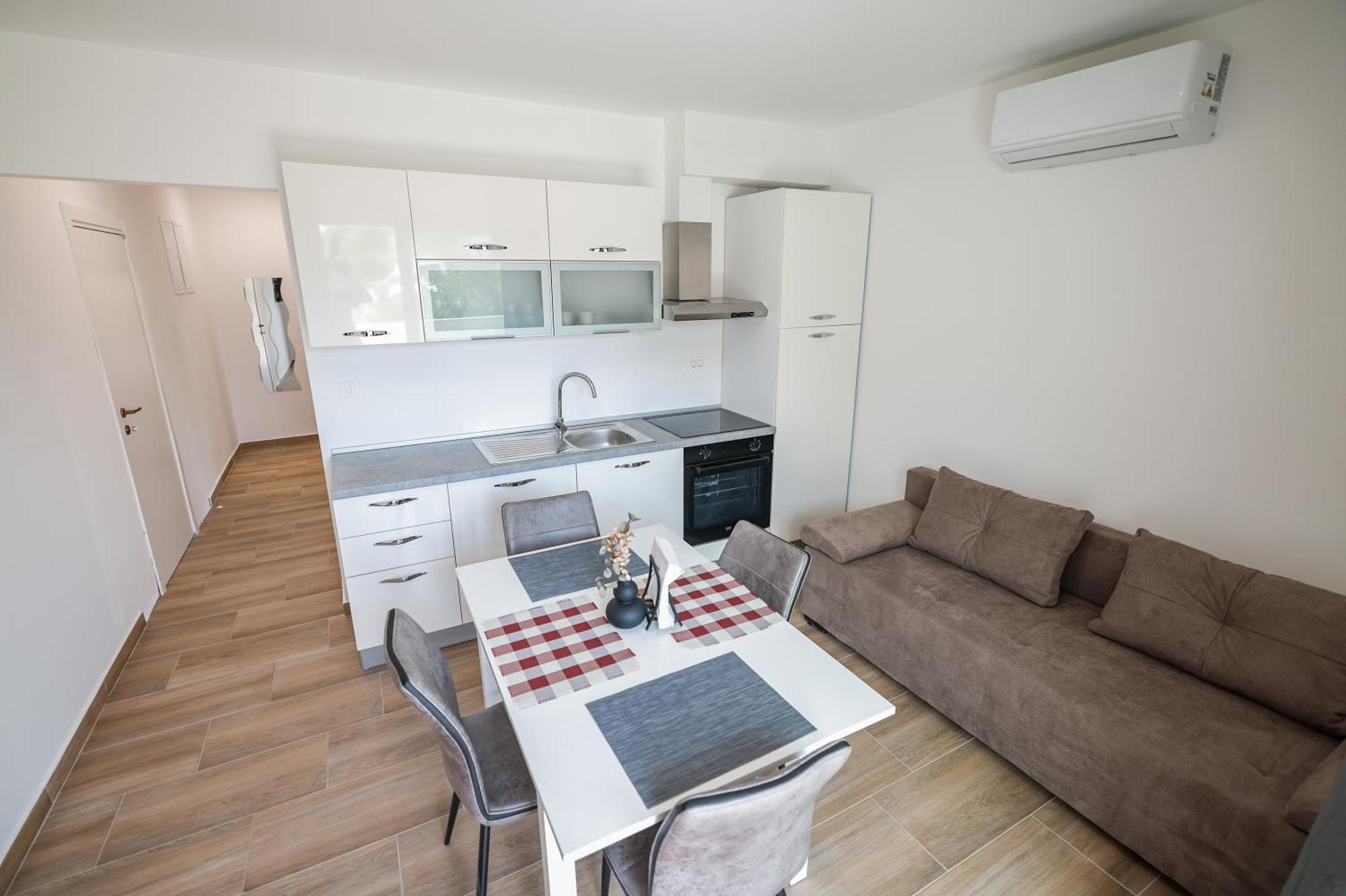 Beachfront Apartments Tic With Seaview Miletici Екстер'єр фото