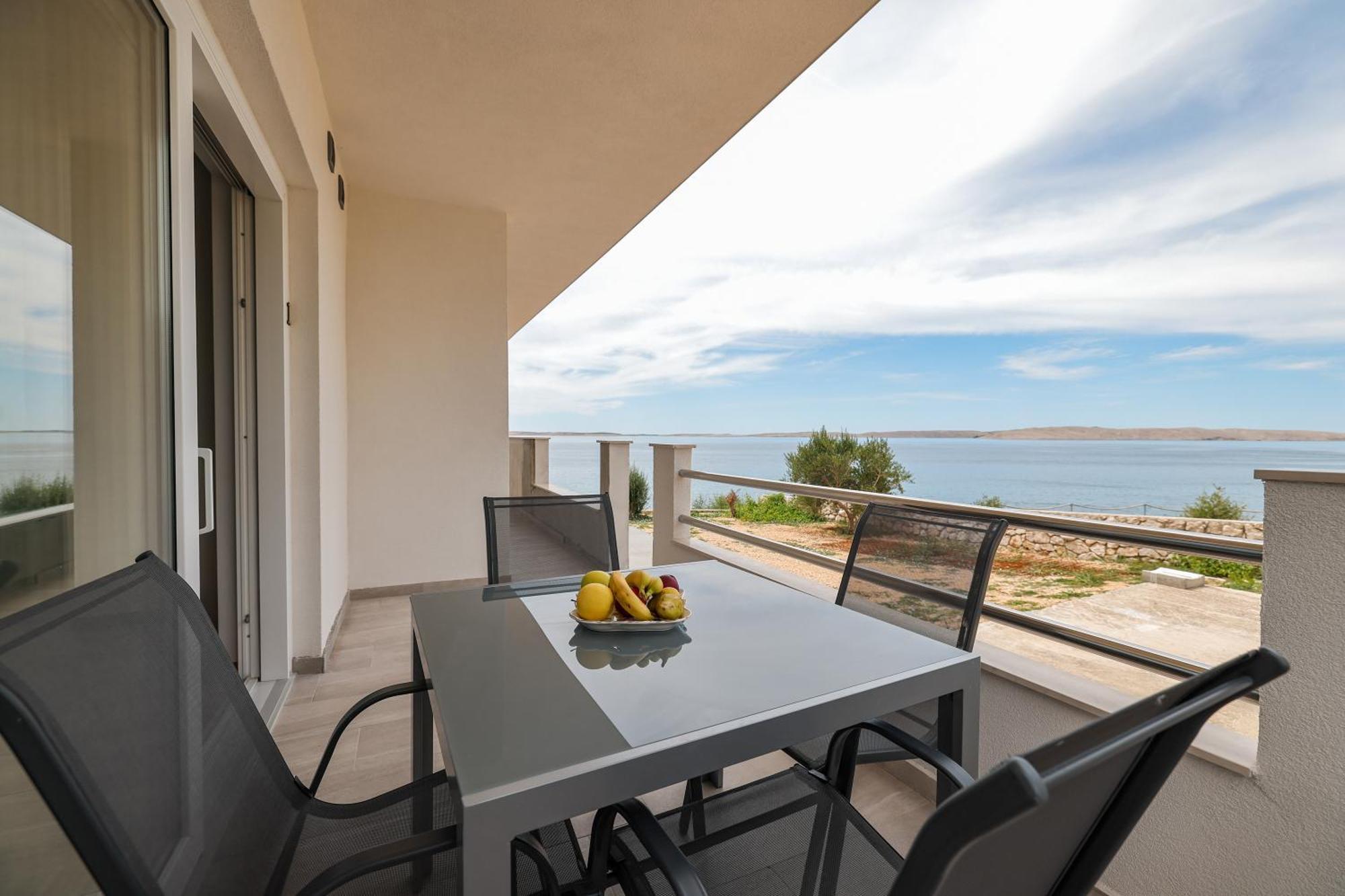 Beachfront Apartments Tic With Seaview Miletici Екстер'єр фото